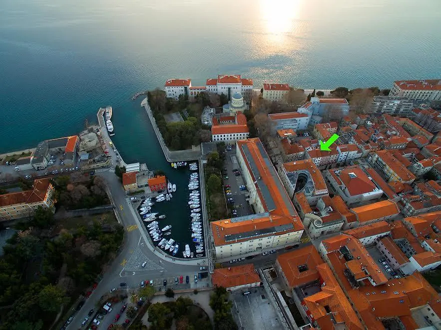 Rooms & Apartments 72 Zadar 0*,